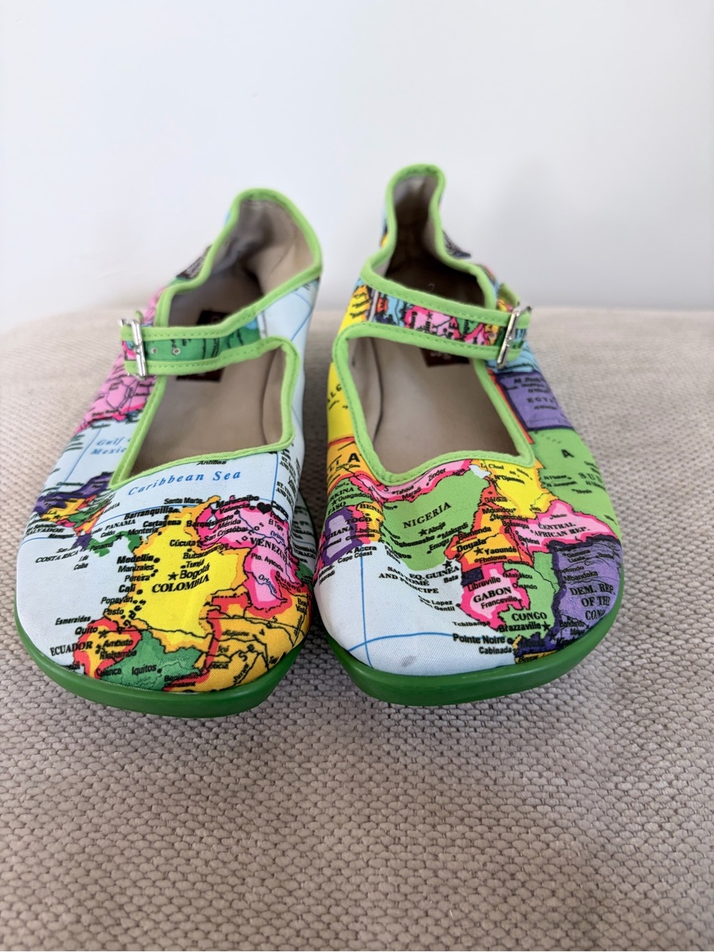 Hot chocolates chocolaticas Mary Jane Shoes in Bright Map Print - Green size 6.5 - Picture 2 of 6